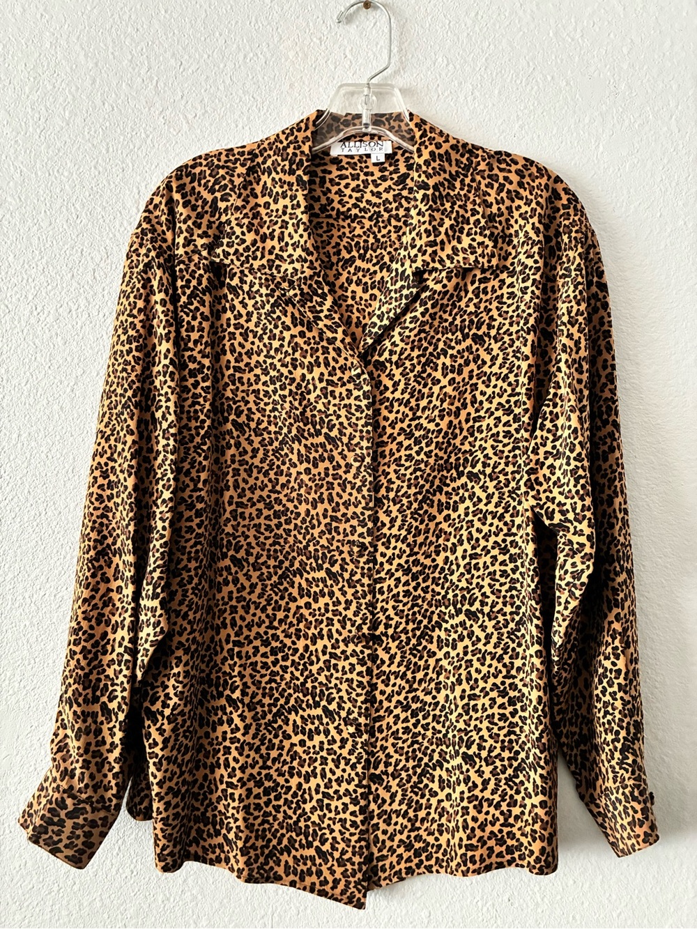 VTG Allison Taylor L 💯 Silk Leopard Print Button-Down Shirt in Brown and Black